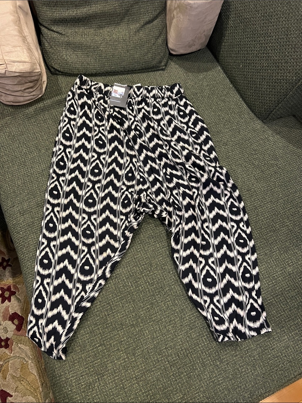 Black & Cream Harem Pants - Unbranded (sz m)